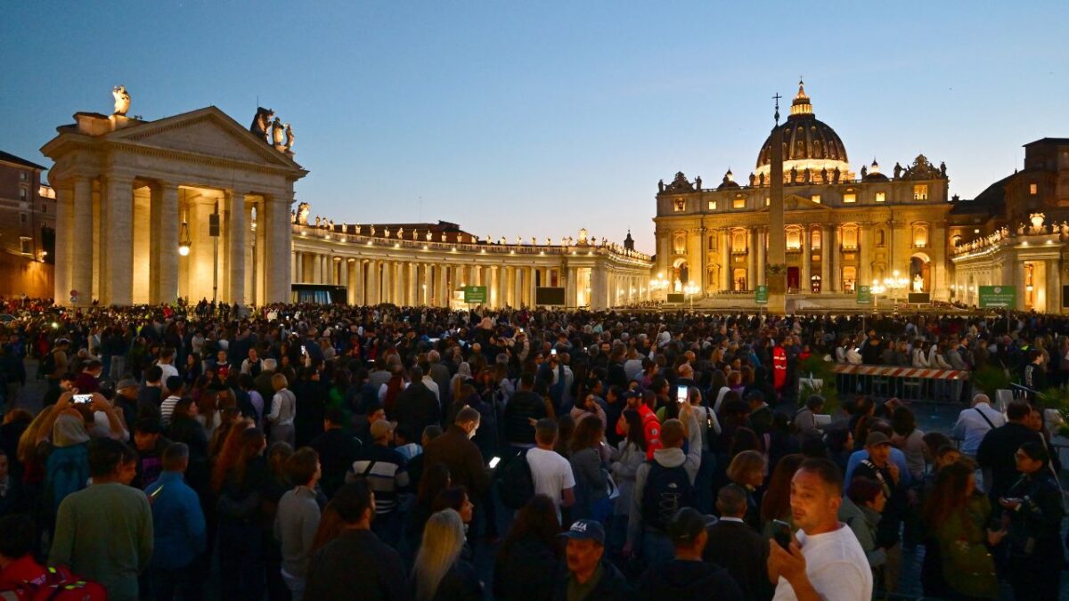 Unas 170 delegaciones extranjeras de todo el mundo acudirán a la última morada del Papa Jorge Bergoglio el sábado