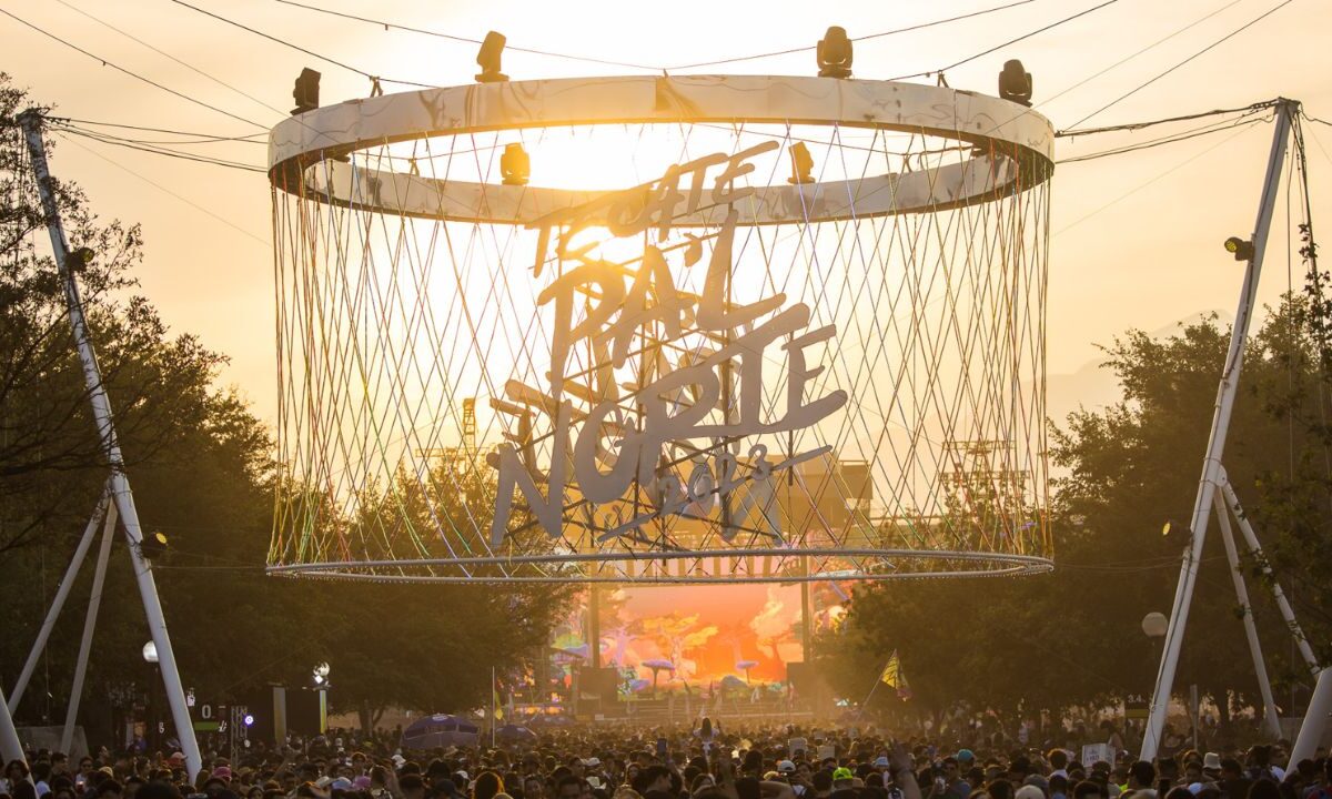 El festival más importante de Nuevo León, Tecate Pa’l Norte 2025, promete una edición histórica con más de 150 artistas y ocho escenarios