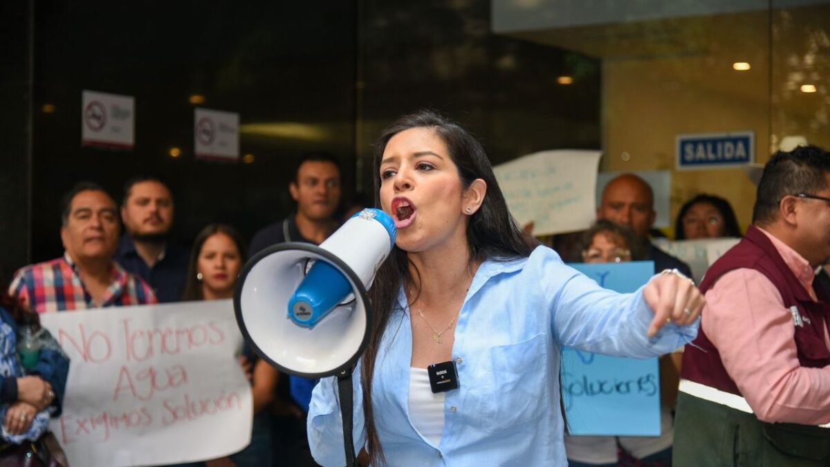 El PAN CDMX realizó una protesta en avenida Paseo de la Reforma, donde bloqueó los accesos a oficinas centrales de Segiagua.