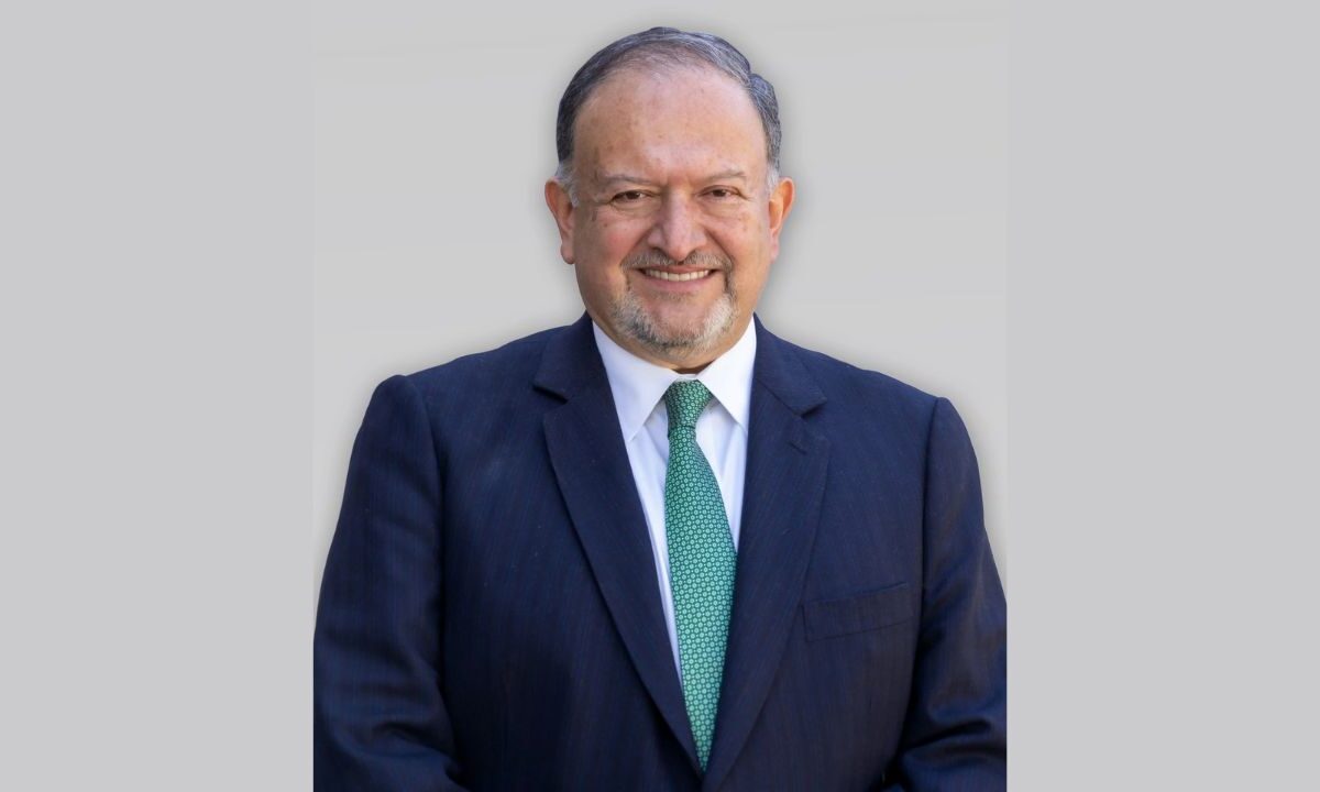 El Consejo Directivo Nacional de la AMIS designó a designó a Pedro Pacheco como presidente del organismo para el periodo 2025- 2026.