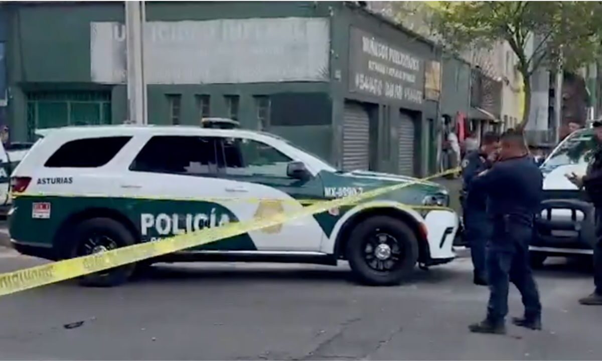 Un hombre murió apuñalado con arma blanca luego de una riña al exterior de un hotel en calles de la Colonia Obrera en la Cuauhtémoc.