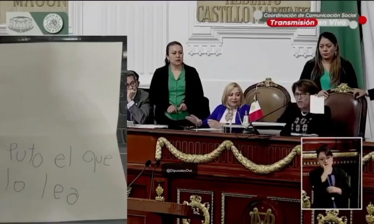 Un diputado, del que no se ha identificado, colocó una frase polémica en su voto al depositarlo en la urna durante la sesión ordinaria en el Congreso de la CDMX.