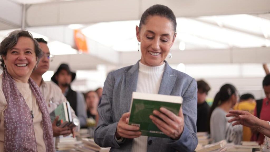 Sheinbaum indica que está leyendo la biografía de Ángela Merkel