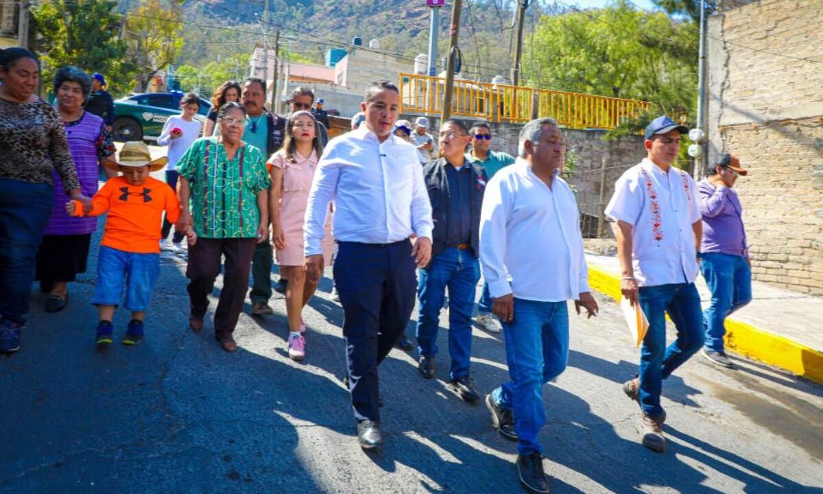 La alcaldía Gustavo A. Madero rehabilitó mil metros de vialidad en Cuautepec.