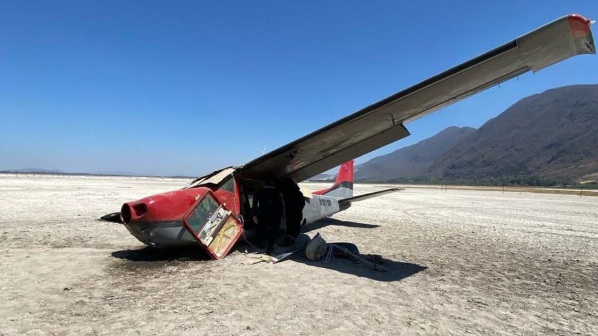 Se registra el desplome de una avioneta, con placas americanas, en Jalisco.