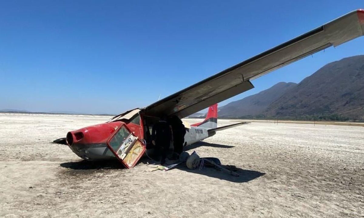 Se registra el desplome de una avioneta, con placas americanas, en Jalisco.