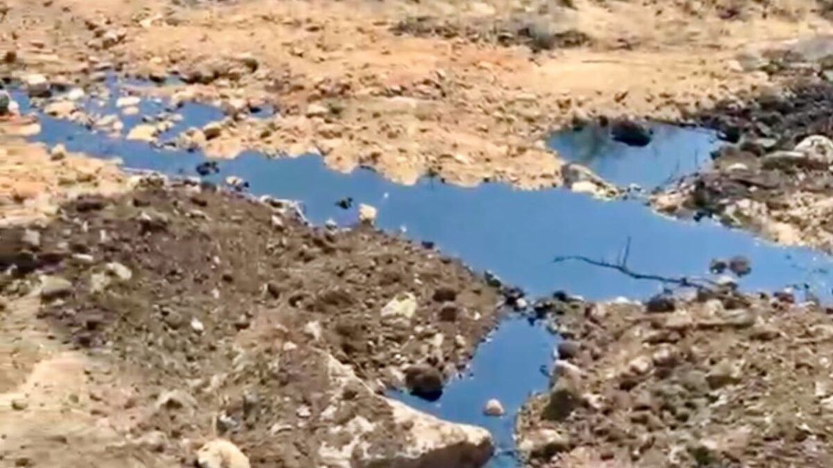 Reportan nueva fuga de combustóleo en Salina Cruz; los vecinos solicitan la intervención de las autoridades.