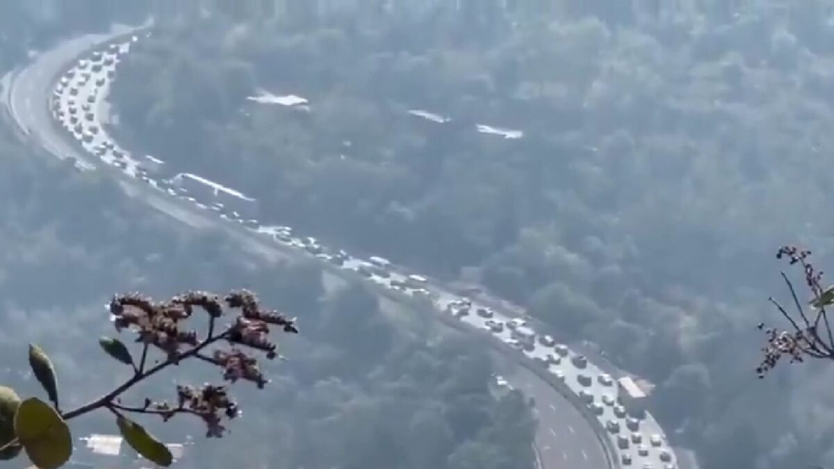 Reportan saturadas la México-Cuernavaca y otras autopistas en plena Semana Santa 2025.