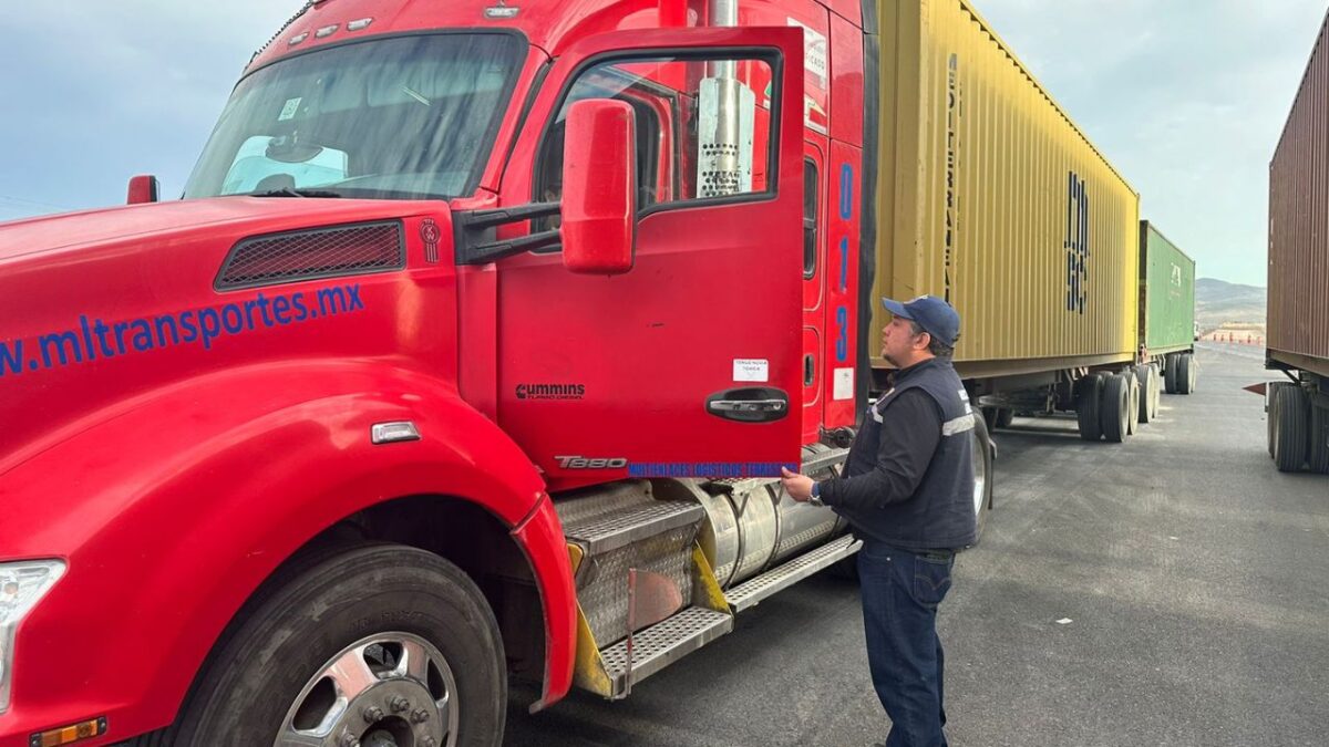 La SICT informó que el servicio autotransporte federal y privado de carga tendrán restricciones de circulación durante Semana Santa 2025.