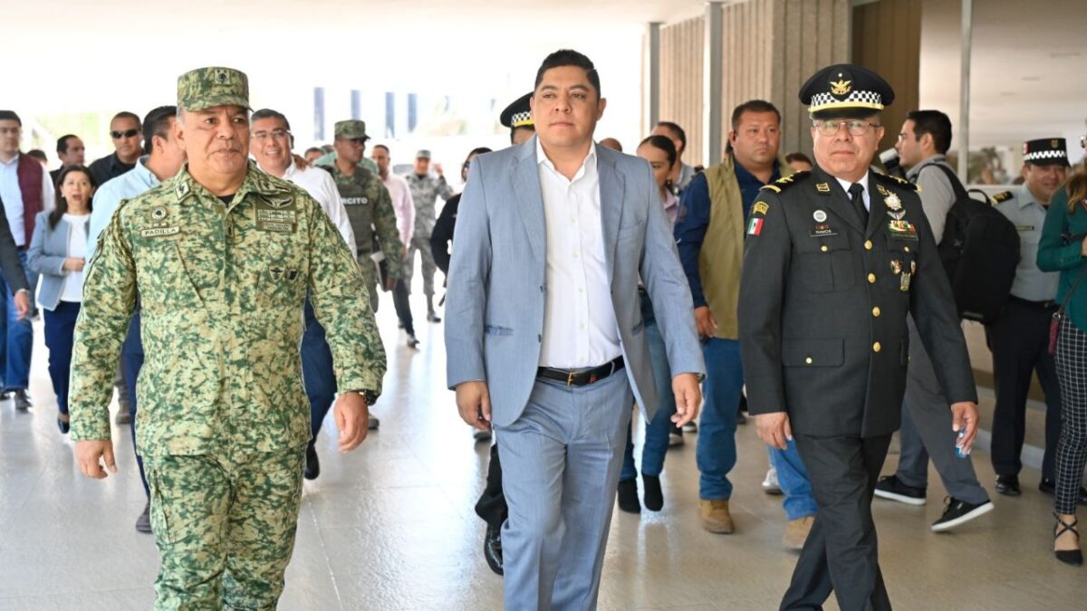 Ricardo Gallardo acudió a la posesión de mando de Gaudencio Ramos Jiménez, como nuevo coordinador estatal de la Guardia Nacional.