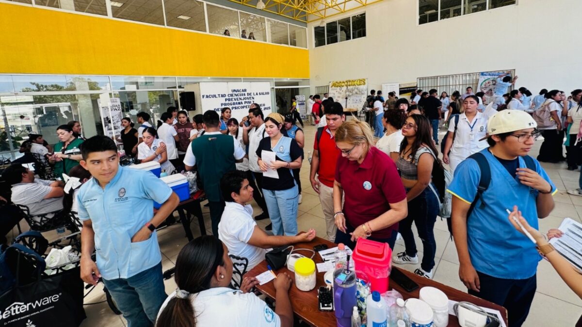 Salud en tu Barrio coloca módulos en Jornadas de la UNACAR