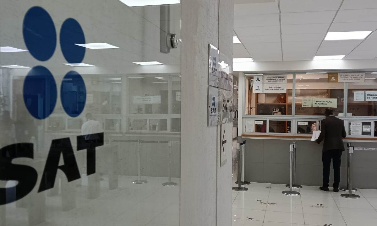 El SAT reportó más de 1 millón de declaraciones en las primeras horas.