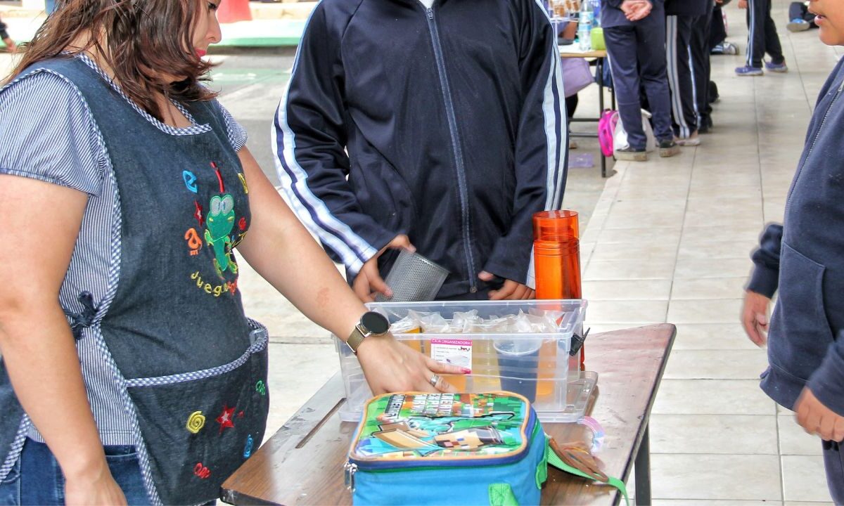 La Secretaría de Educación Pública (SEP) advierte que no dará ni un paso atrás en prohibición de comida “chatarra”.