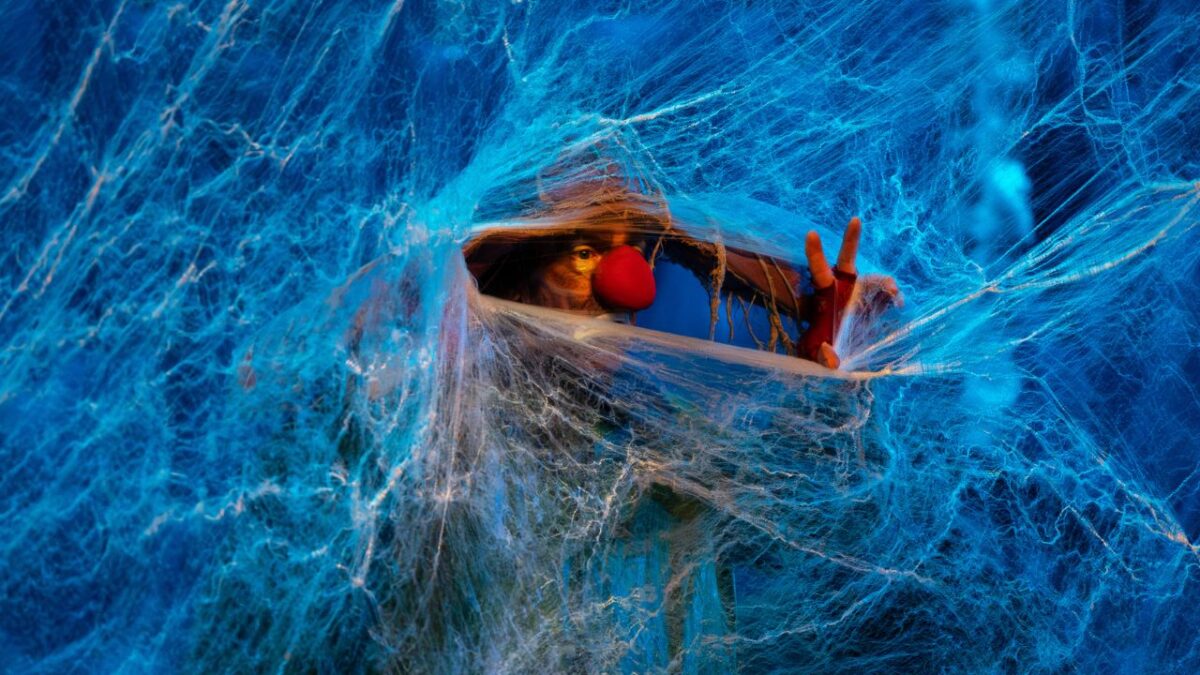 Slava's Snow Show fue estrenado en 1993 y desde entonces ha dado la vuelta al mundo por más de 80 países.