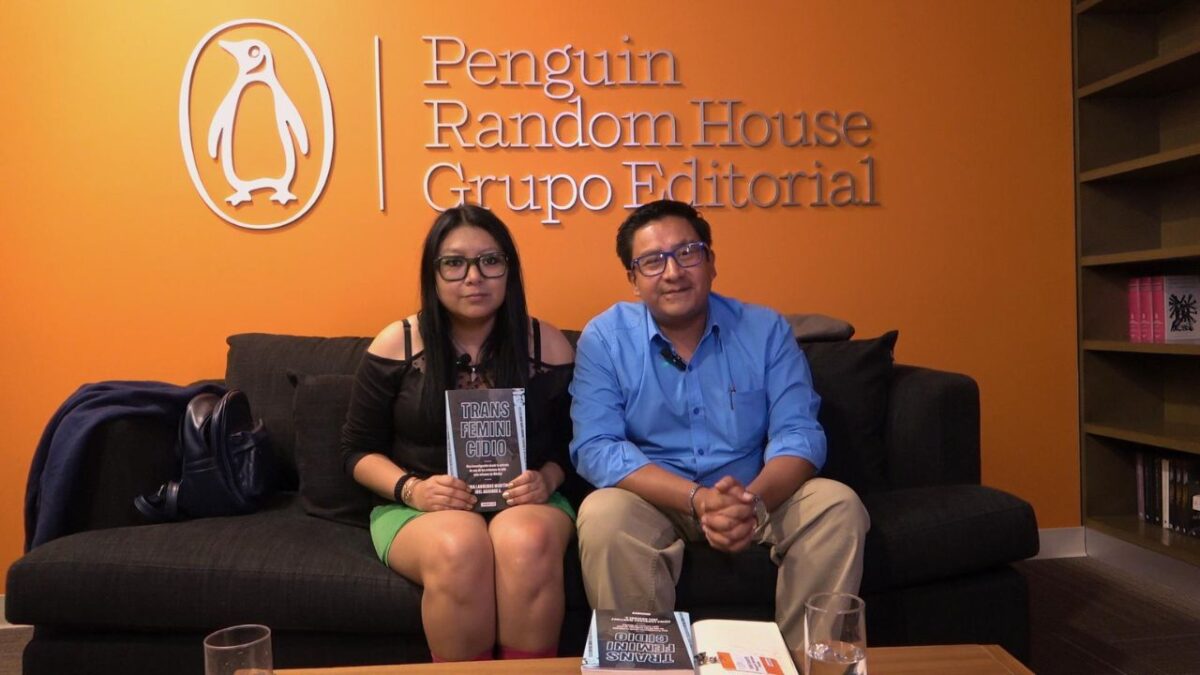 “La verdadera inclusión en cuanto a la población trans sería que se respetaran sus derechos humanos”. Esa es una de las premisas del libro Transfeminicidio escrito por los periodistas Emma Landeros y Joel Aguirre, quienes plasman las historias de ellas, ellos y elles. 