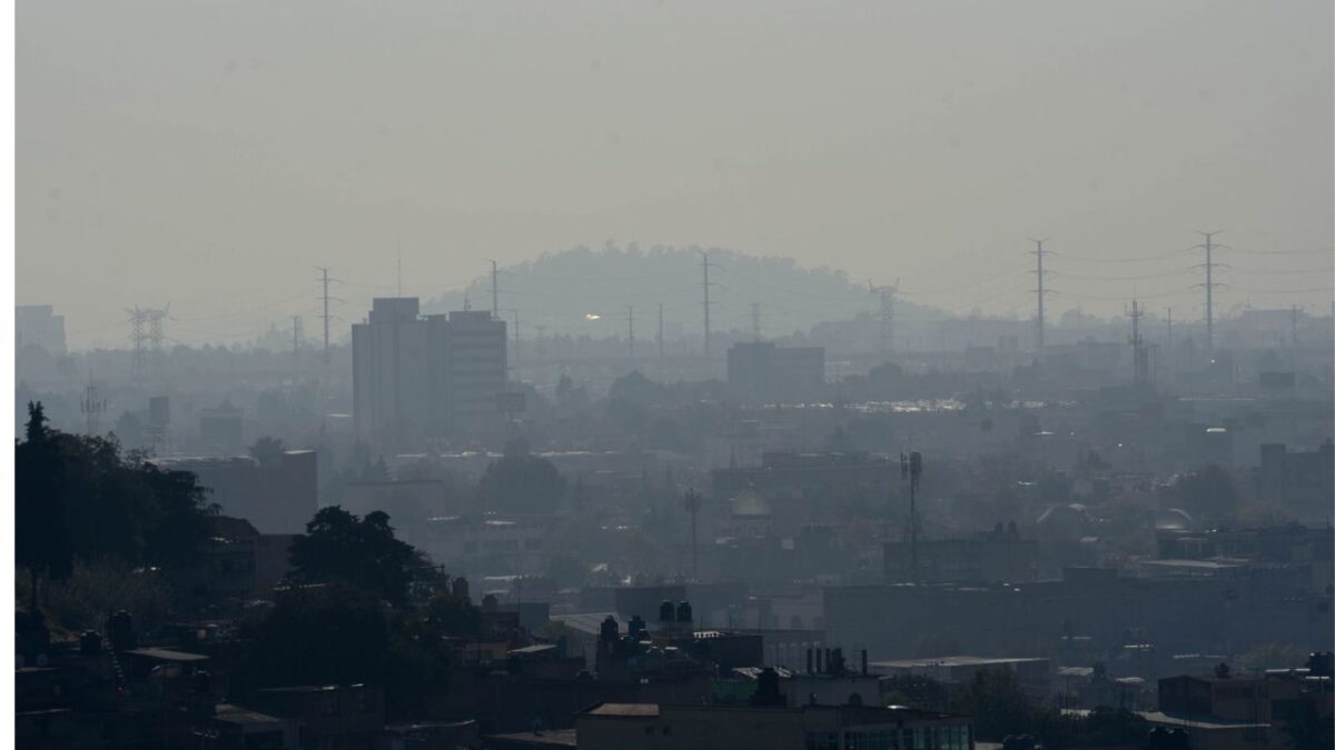 Sheinbaum informó que la UNAM y la Semarnat estudian emisiones de contaminantes en Guadalajara y CDMX para tomar nuevas acciones.