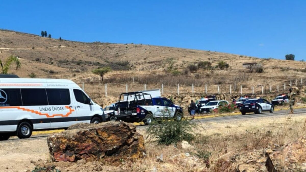 Los agentes estatales y federales viajaban a bordo de la unidad policial en la Cuesta de Ocotlán.