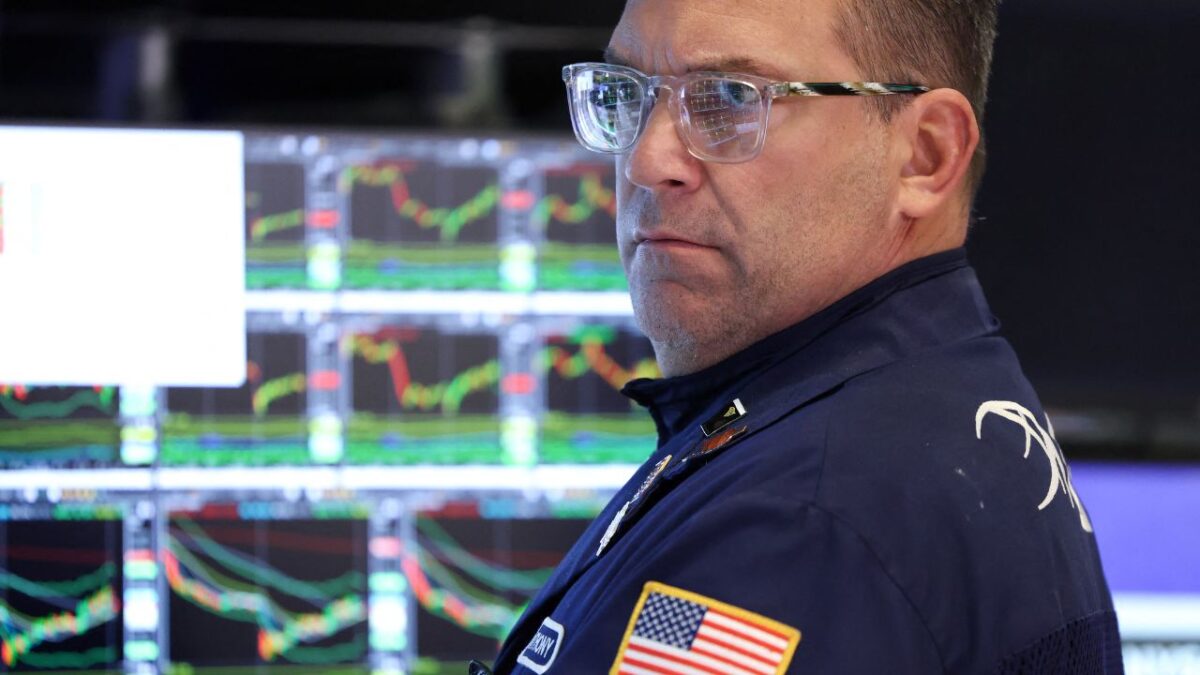 Wall Street terminó mixta el martes, con los inversores nerviosos en vísperas del anuncio previsto por parte de Donald Trump