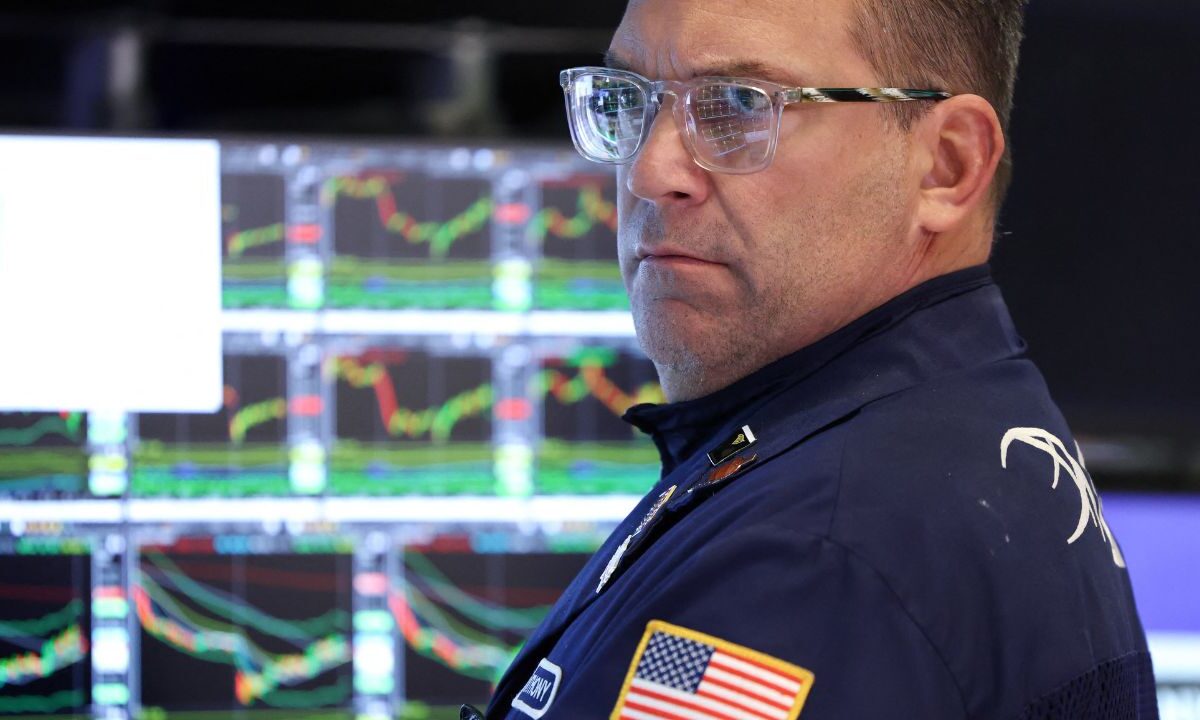 Wall Street terminó mixta el martes, con los inversores nerviosos en vísperas del anuncio previsto por parte de Donald Trump