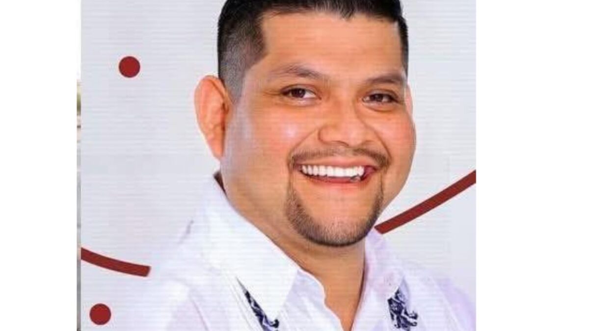 A Bárbaro Hernández Canuto lo trasladaron al hospital de Oluta, donde se confirmó su fallecimiento.