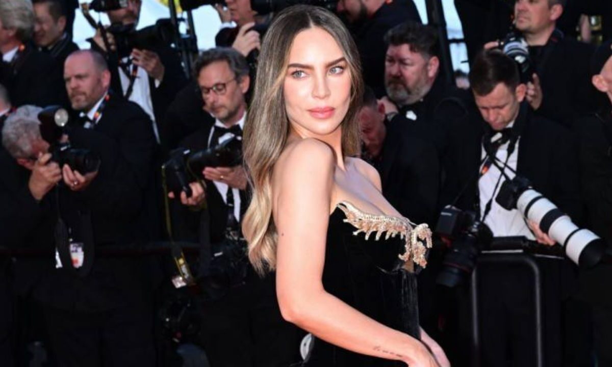 Belinda llega a la proyección de la película "Misión: Imposible - El Ajuste de Cuentas" en Cannes