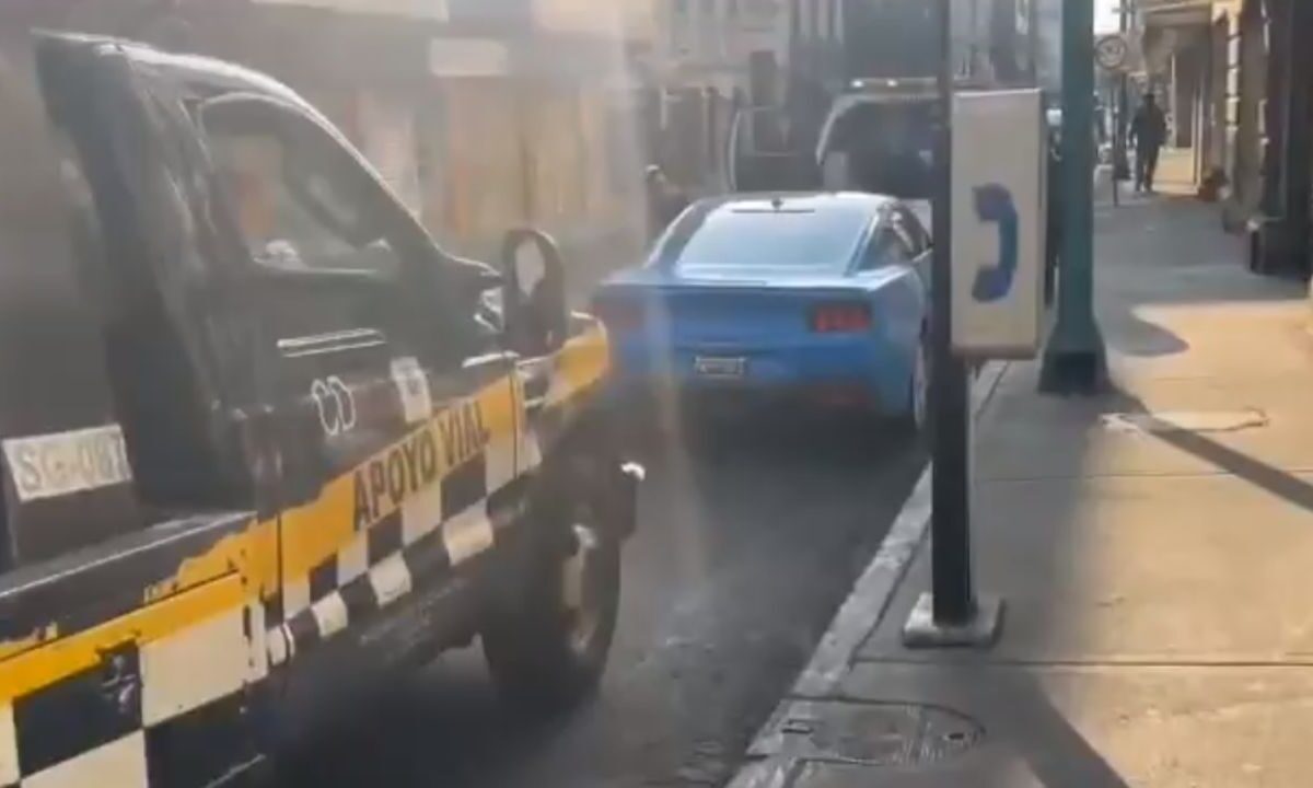 Oficiales de la SSC detuvieron a la conductora, al parecer, conducía en estado etílico