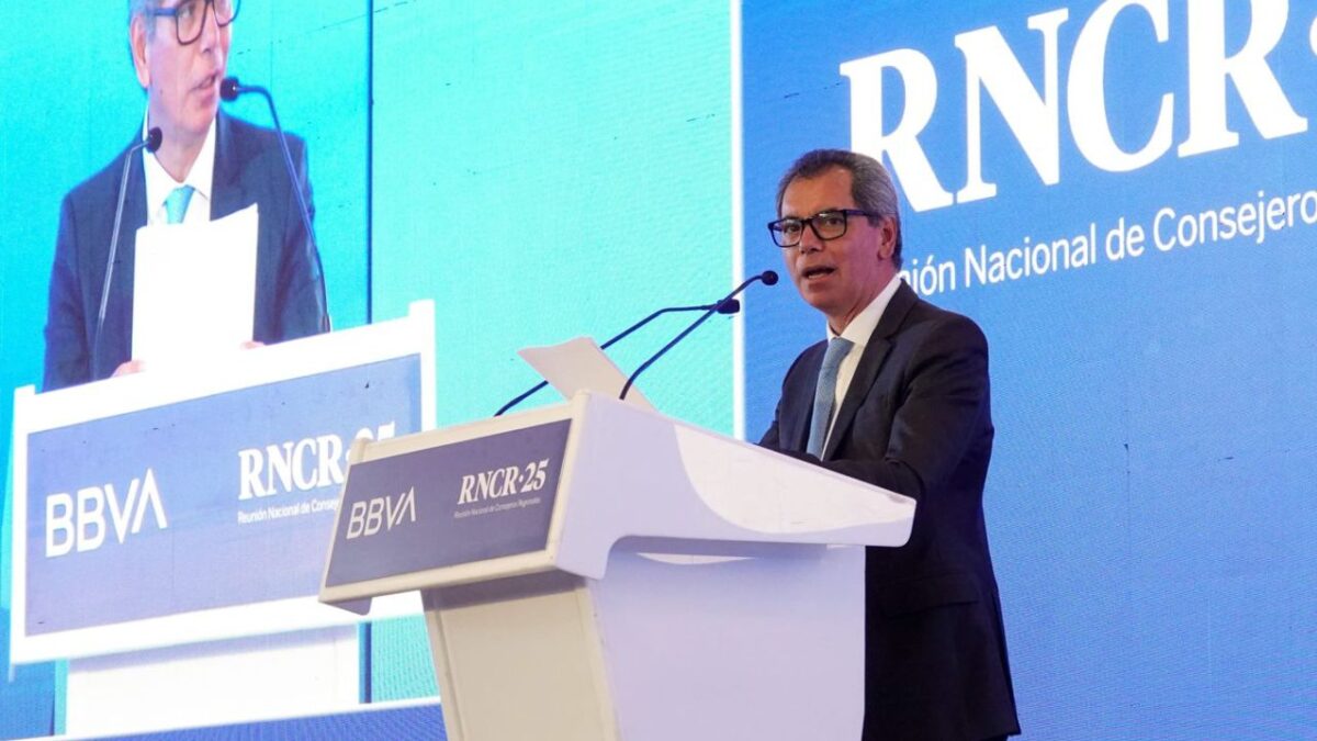 Hacienda reconoce crecimiento 'modesto', descarta recesión técnica