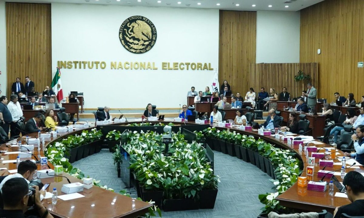 El INE ajusta plantilla para absorber funciones de INAI.