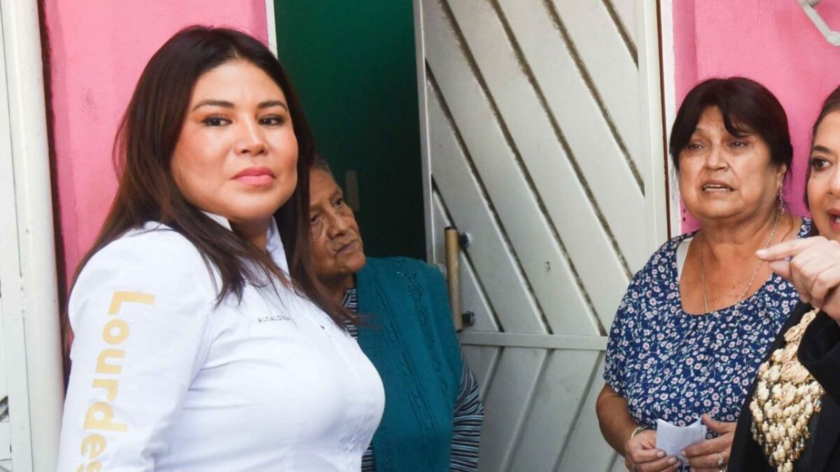 La alcaldesa de Iztacalco, Lourdes Paz, puso en marcha la el programa “Caminos de Luz" con el fin de combatir la inseguridad