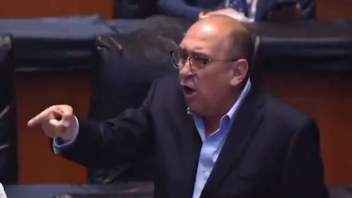 Rubén Moreira se aventuró a decir que, el presidente Trump “nos trae a toallazos”.