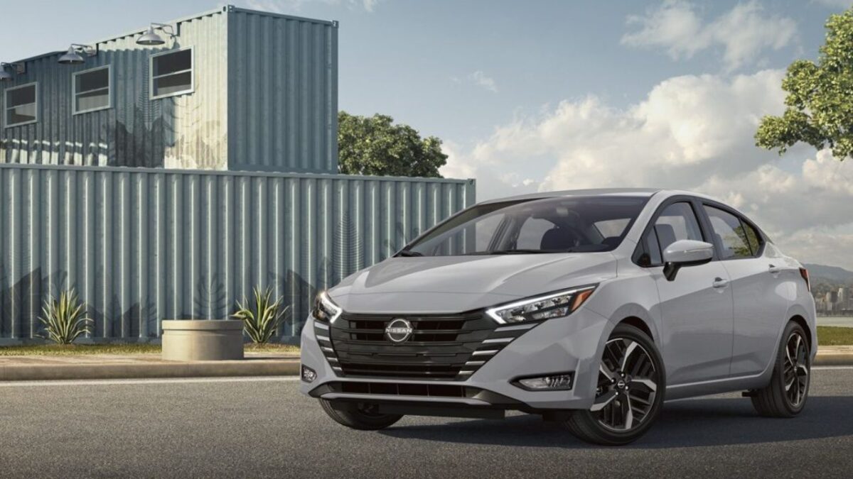 Nissan analiza cerrar 2 plantas en México