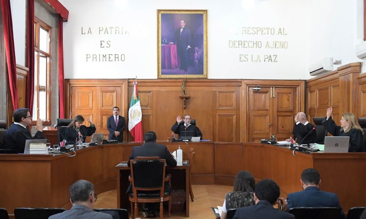 La Primera Sala de la SCJN declara inconstitucional que fiscalías locales accedan a datos bancarios sin orden judicial.