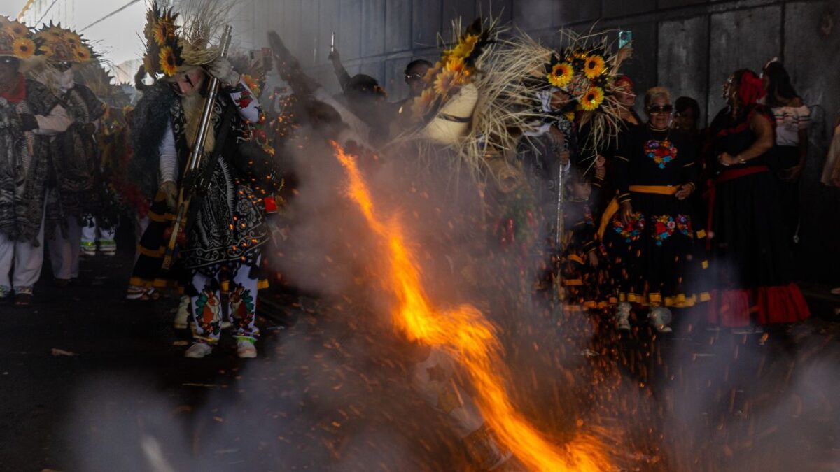 Como cada año, habitantes de la zona tomaron sus trajes y armas para representar el enfrentamiento entre los ejércitos mexicano y francés; en 2023, la fiesta fue declarada Patrimonio Cultural Inmaterial.