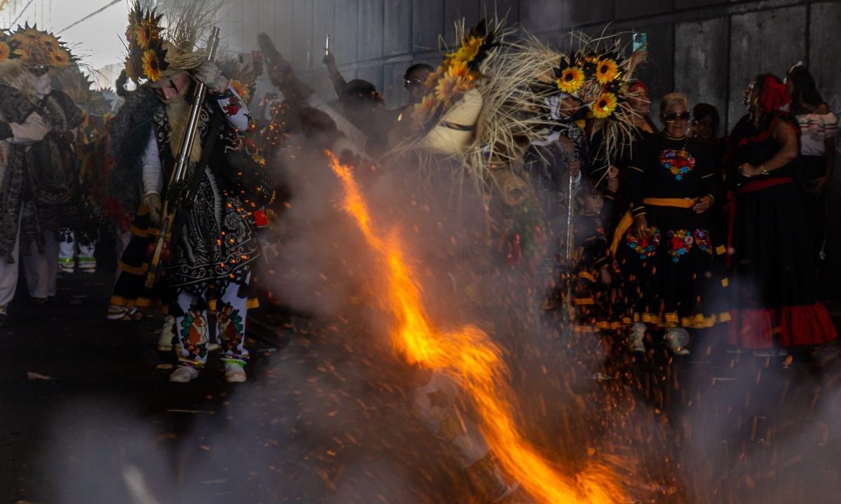 Como cada año, habitantes de la zona tomaron sus trajes y armas para representar el enfrentamiento entre los ejércitos mexicano y francés; en 2023, la fiesta fue declarada Patrimonio Cultural Inmaterial.