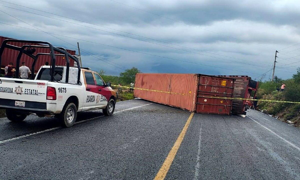 Accidente carretero en Villagrán, Tamaulipas, deja 6 muertos y múltiples heridos.