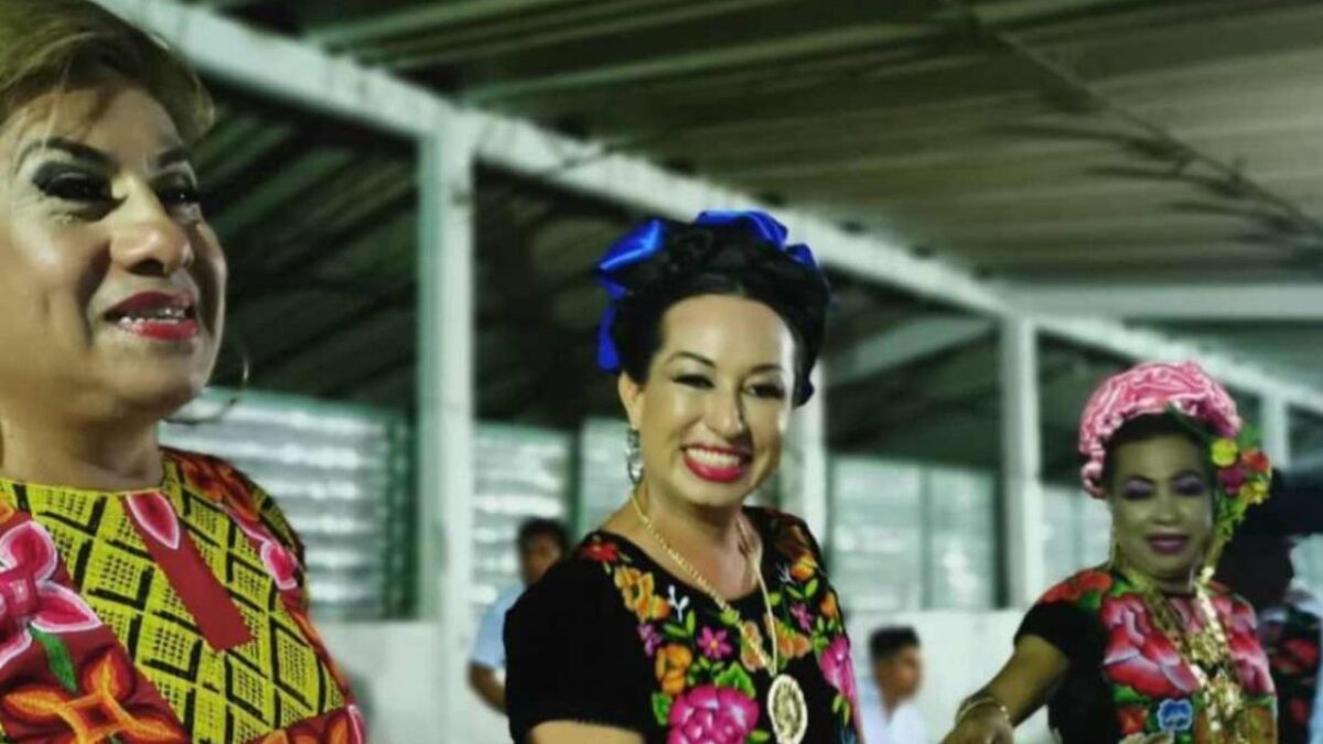 Los muxes son hombres que adoptan roles de género femeninos en la cultura zapoteca.