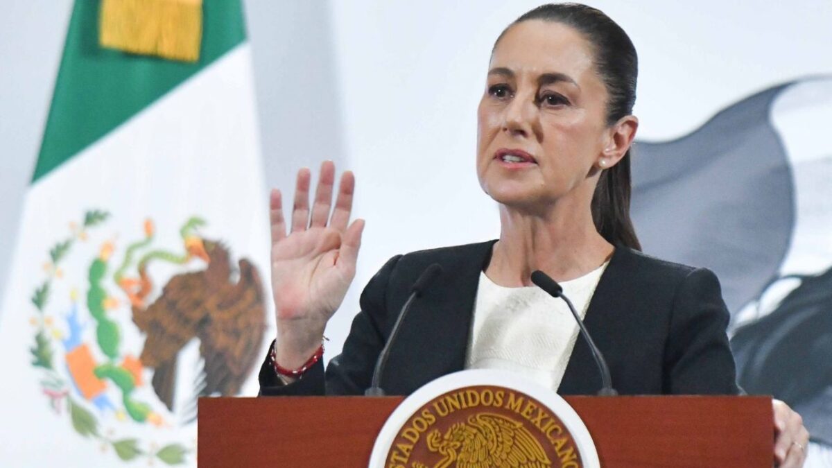 Como parte del reordenamiento que hará el Gobierno de México al Servicio Exterior Mexicano, la presidenta, Claudia Sheinbaum informó que reasignará a algunos servidores públicos en otras áreas y nombrará a nuevos cónsules, por lo que descartó despidos.