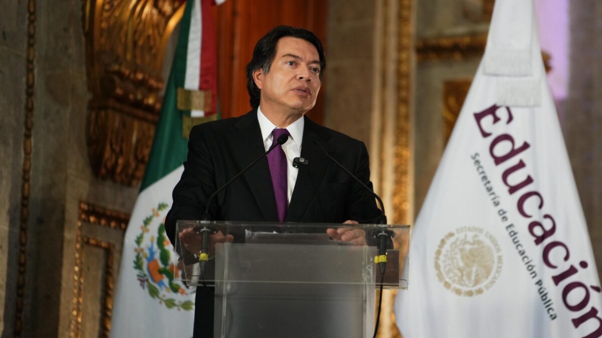 Mario Delgado resalta la importancia de la filosofía en el Bachillerato