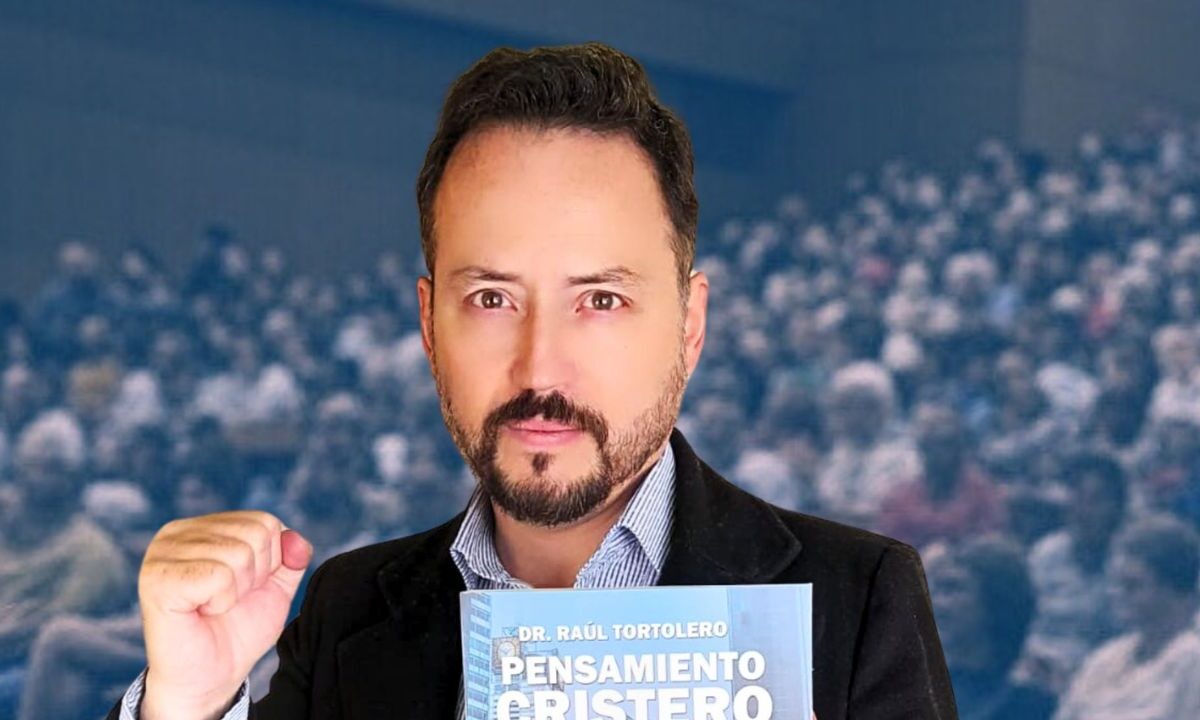 El escritor señala que actualmente la Nueva Derecha no tiene representación política en el país y consideró que una opción conservadora tendría más éxito. 