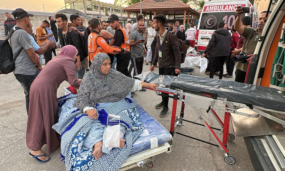 A primera hora del martes, se anunció otro ataque contra "un centro de mando y control situado en el hospital Nasser", también en Jan Yunis.