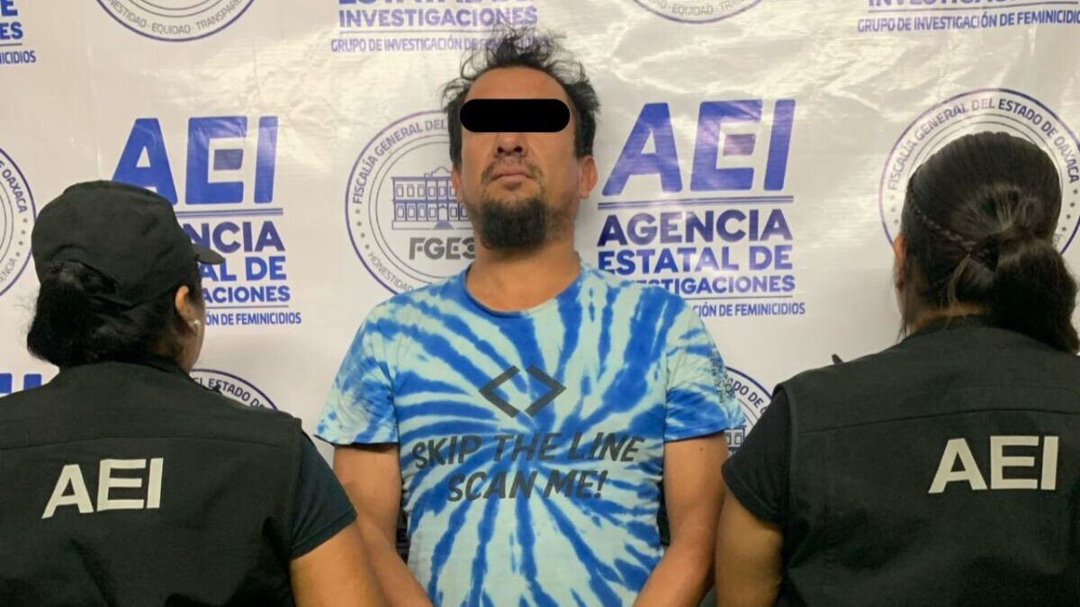 Detienen a sujeto acusado de asfixiar y mandar a cremar el cuerpo de su esposa embarazada en Oaxaca.