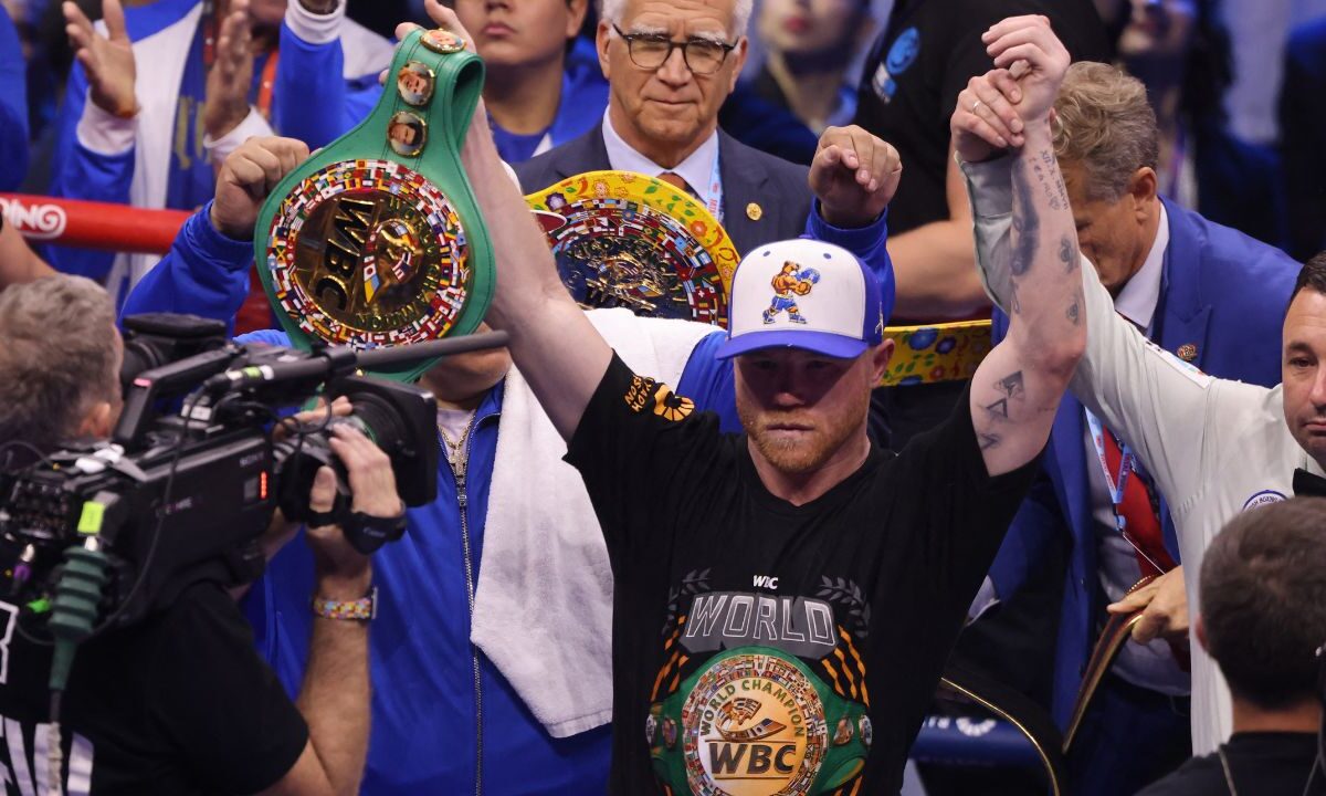 Saúl Canelo Álvarez tuvo su primer combate en Arabia Saudita con un triunfo que cumplió el pronóstico de devolverle el título.