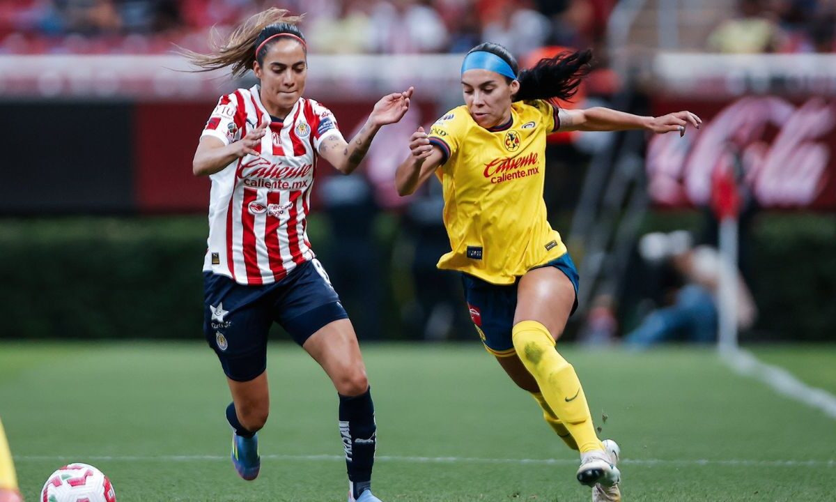 Chivas y América no encontraron diferencia con un 2-2 final en casa de las Rojiblancas y un penal por bando que selló el resultado general.