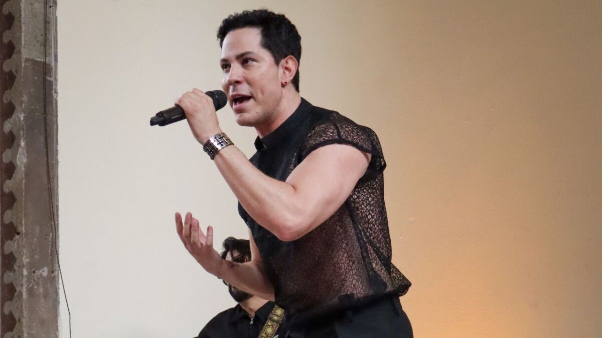 El cantante Christian Chávez decide decir Sí en su nuevo EP. La tarde de este martes el exRBD ofreció un showcase en compañía de algunos fans.