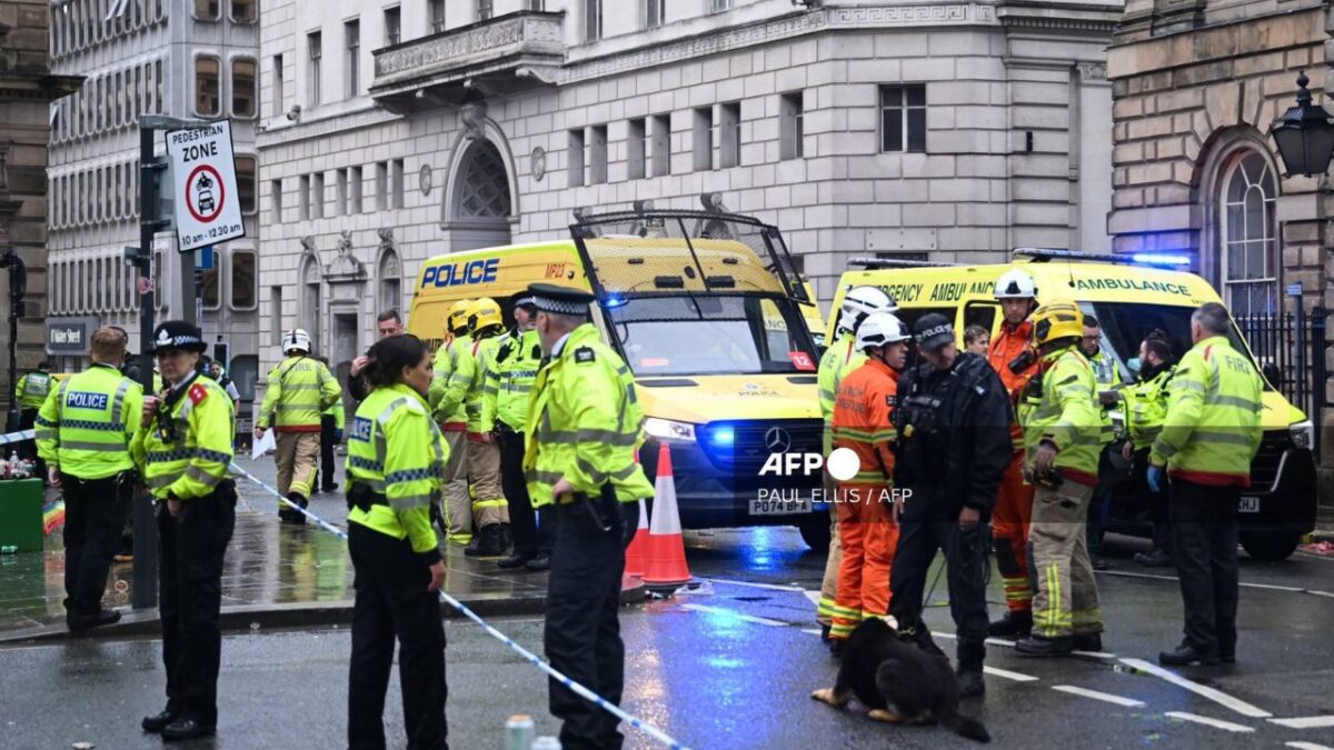 Detienen a hombre acusado de atropellar a aficionados del Liverpool
