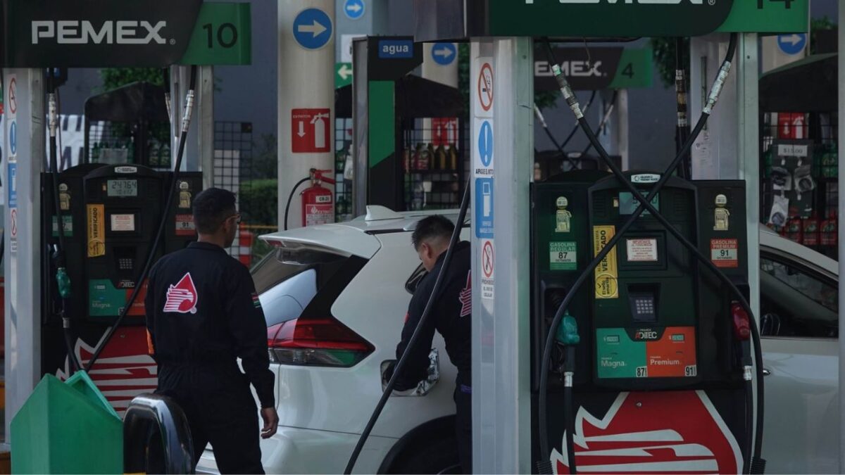 Profeco señala que el precio promedio del litro de gasolina regular ha disminuido de 23.66 a 23.62 pesos por litro.