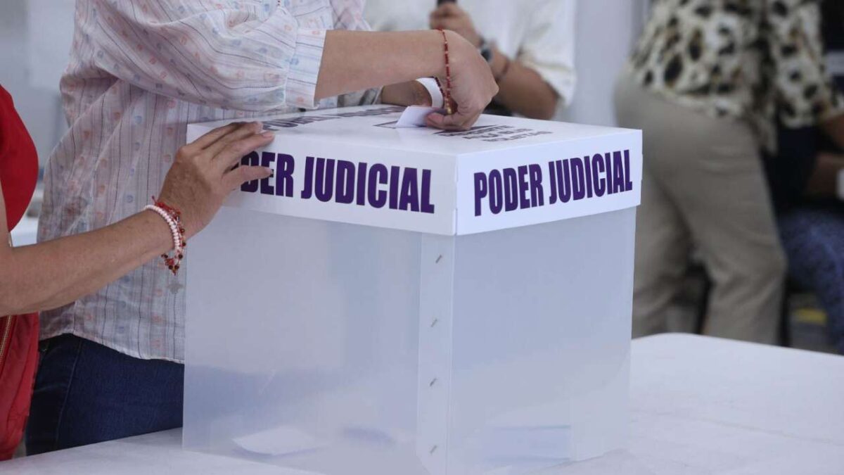 Para especialistas y exconsejeros del INE, la elección del próximo 1 de junio significará la demolición del Poder Judicial.