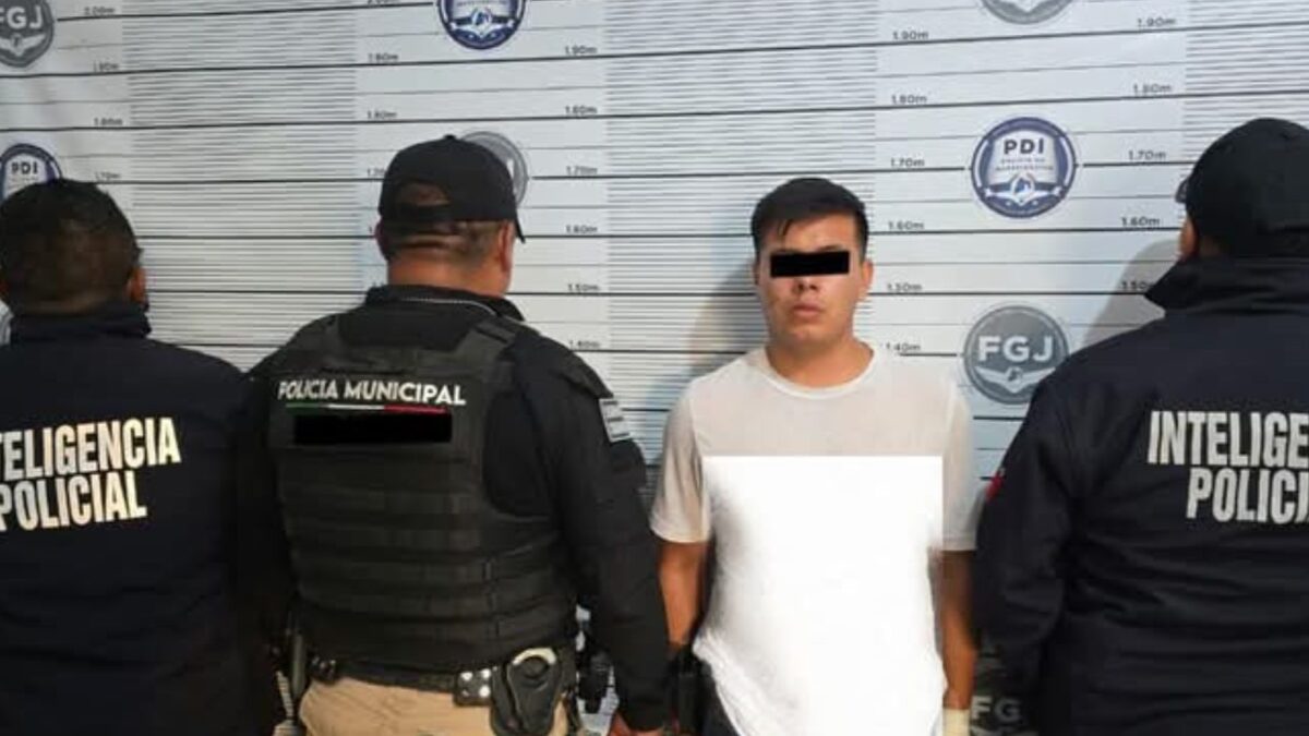 En Chimalhuacán, policía presuntamente mata a su novia dentro de oficinas
