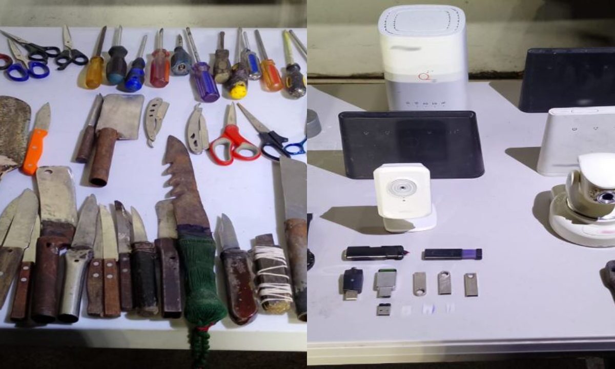 En el penal de Mazatlán, Sinaloa, Fuerzas Federales aseguraron cámaras de vigilancia, módems y machetes.