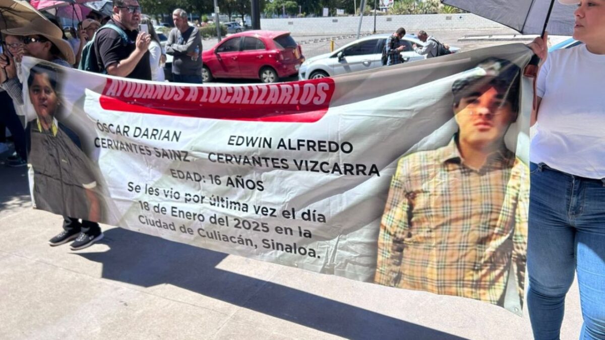 Familias se manifestaron por las calles de Culiacán, Sinaloa